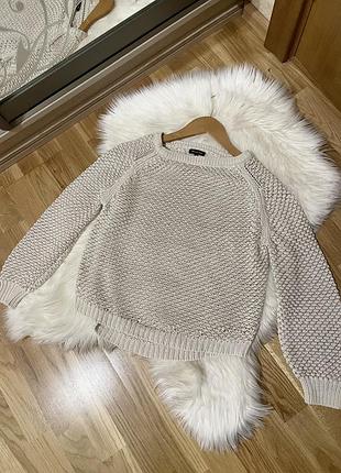Красива вʼязана золотими нитками кофта massimo dutti