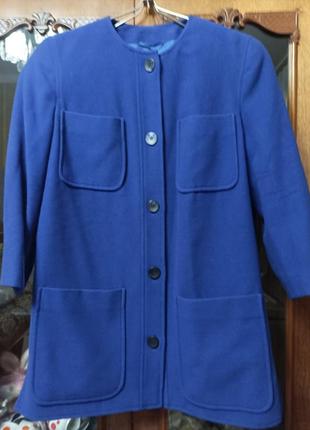 Красивое женское пальто