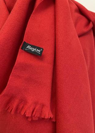 Красный яркий палантин итальянского бренда ruyisa.