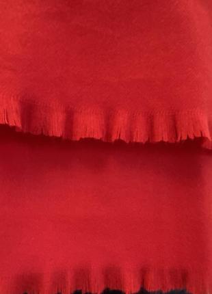 Красный яркий палантин итальянского бренда ruyisa.