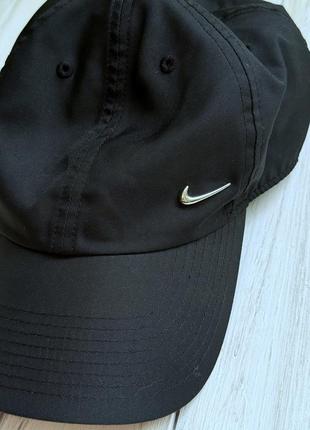Nike бейс