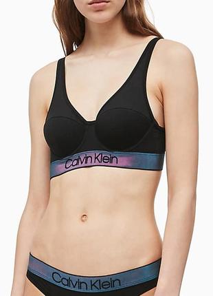 Черный бюстгальтер фирмы calvin klein размер 36а 80а