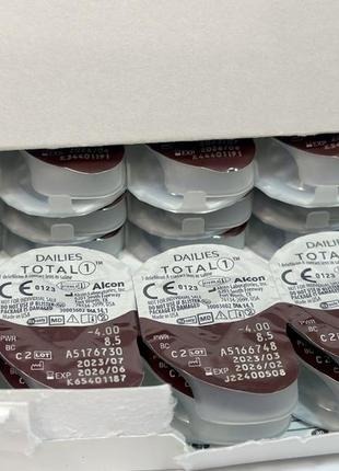 Контактні лінзи dailies total1 -4.004 фото