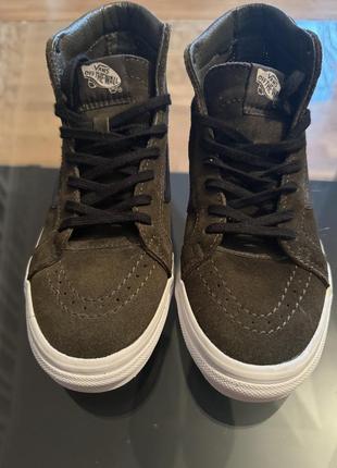 Высокие замшевые кеды vans
