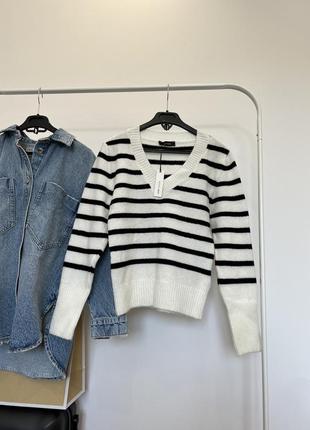 Актуальный свитер в стиле zara