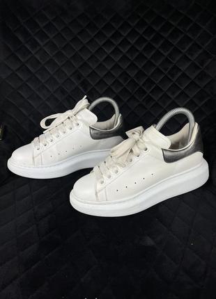 Alexander mcqueen кроссовки высокие женские сникерсы