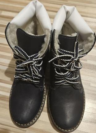 Продам зимние ботинки для мальчика