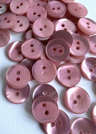 Ґудзик 8/224 сорочковий глянцевий 2отв рожевий 12мм мушля