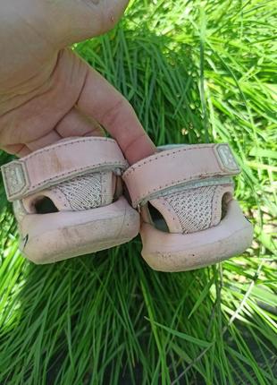 Чудові босоніжки сандалі на дівчинку23р.4 фото