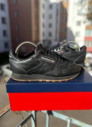 Кроссовки reebok classic сникерс