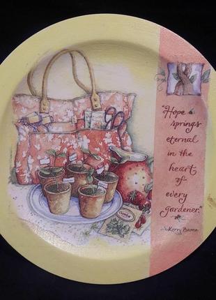 Тарелка деревянная с декупажным рисунком, ручная работа, 22 см, 180/150 (цена за 1 шт. + 30 гр.)