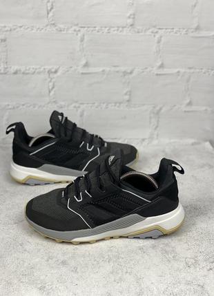 Треккинговые кроссовки adidas terrex