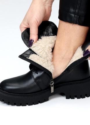 Крутые черные кожаные зимние ботинки низкий ход стильный дизайн
