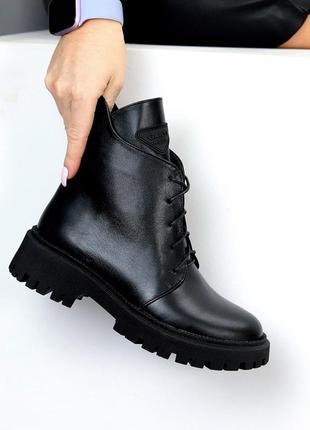 Крутые черные кожаные зимние ботинки низкий ход стильный дизайн