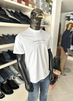 Белая мужская футболка с надписью brunello cucinelli2 фото