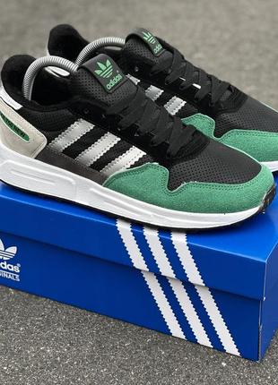 Зимові чоловічі кросівки adidas 40