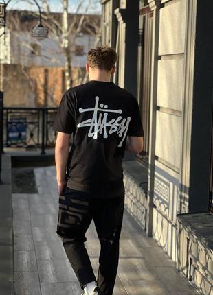 Гарна футболка stussy