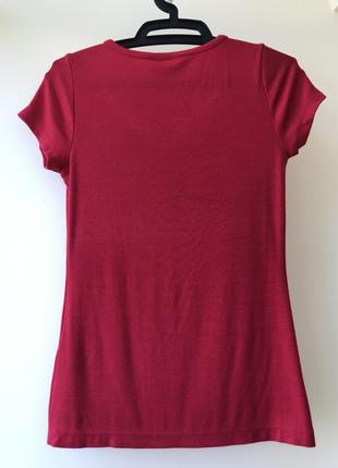 Фірмова  жіноча футболка guess (червона в рубчик)4 фото