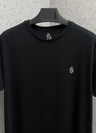 Чёрная футболка от бренда luke3 фото