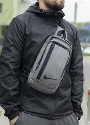 Нагрудная сумка слинг через плечо nike takt серая  тканевая одно лямочная бананка молодежная