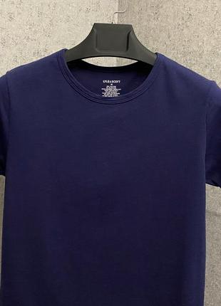 Синяя футболка от бренда lyle&scott3 фото