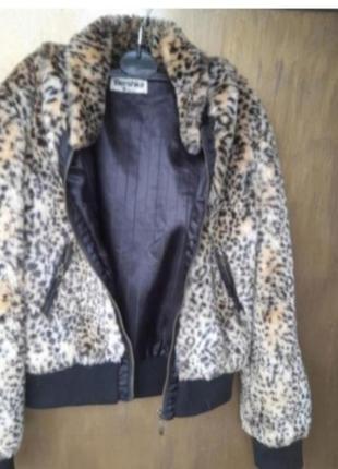 Короткая шубка bershka,винтаж. р.s/m. animal print. на замке.