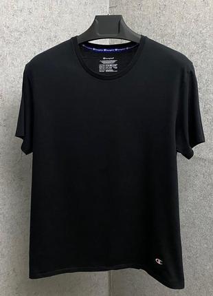 Черная футболка от бренда champion2 фото
