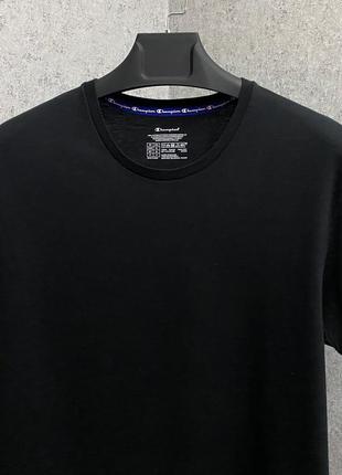 Черная футболка от бренда champion3 фото