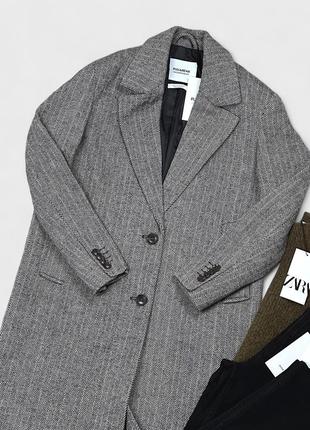 Серое оверсайз пальто pull & bear