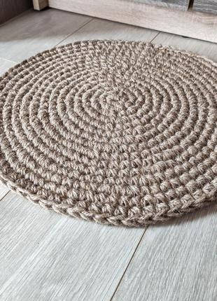 Маленький круглий джутовий килимок для ванної кімнати. килимок для тварин. в'язаний килим.