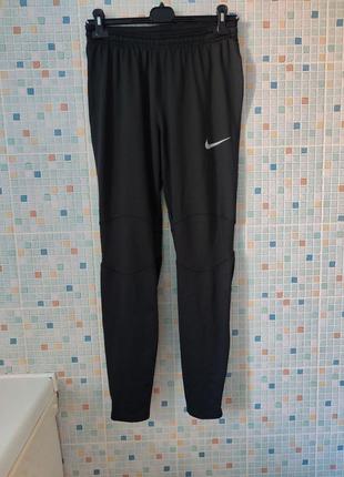 Спортивные штаны nike.