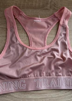 Топ спортивный кораллового цвета training,размер на хс/с,стан нового, подойдет отлично для тренировок
