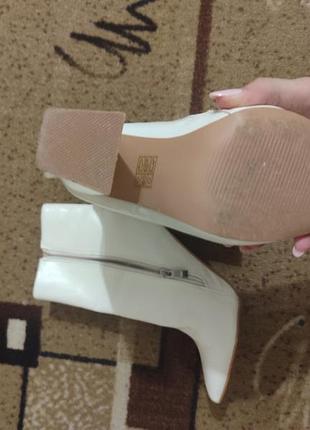 Белые сапожки