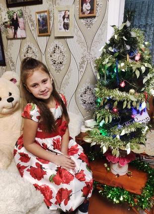 Платье праздничное