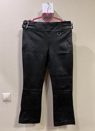 Кожаные брюки zara (в размере m)