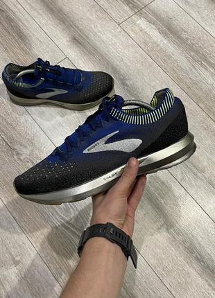 Чоловічі кросівки brooks levitate 2 43 р.