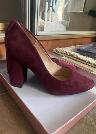 Туфлі на підборах бордовий замш