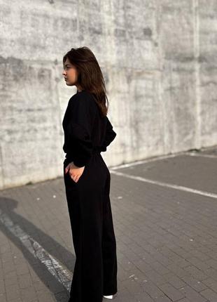 Жіночий спортивний костюм