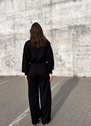 Жіночий спортивний костюм