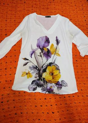 Блуза в квітковий принт