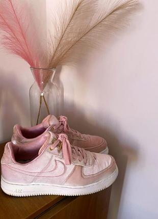 Кроссовки оригинал nike air force low'07 premium'pink velour', розовые5 фото