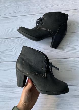 Кожаные ботиночки на каблуке от clarks