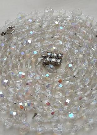 Два кольє чохолакія з ефектом аврора бореаліс.