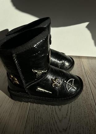 Зимові дитячі уггі