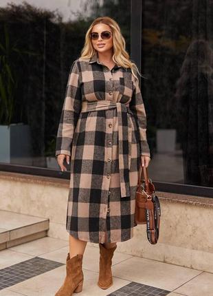 Женский черно-бежевый байковый кардиган длинный в клетку на пуговицах батал