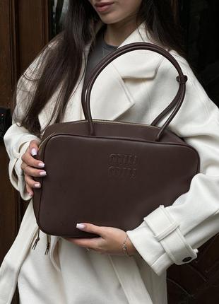 Сумка miu miu chocolate з гладкої шкіри.