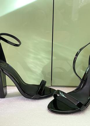 Лаковые босоножки missguided.