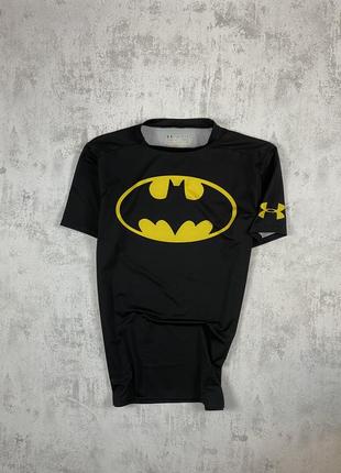 Компресійна футболка under armour batman: сила і стиль!