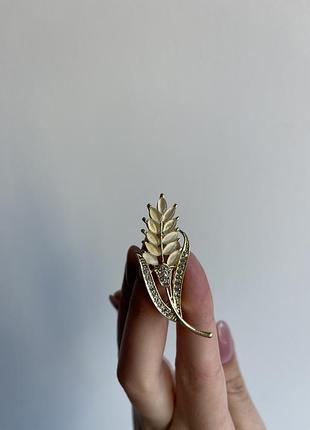 Металлическая брошь золотой круглосок