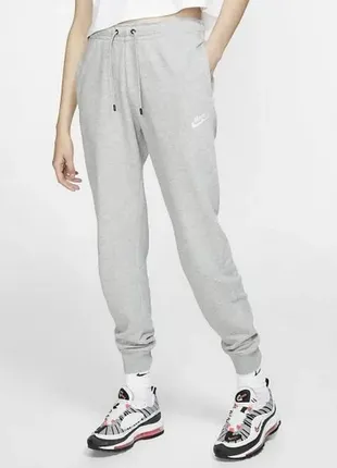 Серые спортивные штаны джоггеры nike